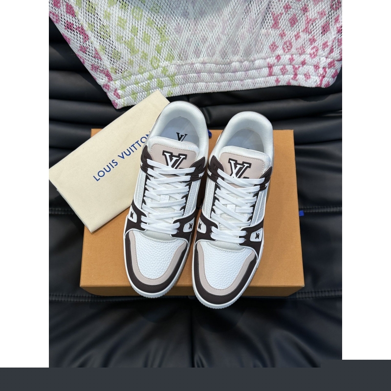 l**is V*t*n sneakers